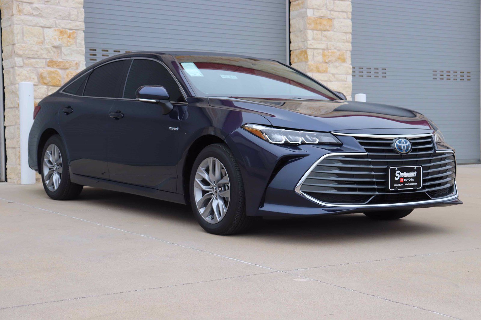 New 2020 Toyota Avalon Hybrid XLE